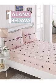 Çift kişilik çarşaf arıyorsan site site dolaşma! 1 Alana 1 Bedava Lastikli Carsaf Seti Cift Kisilik Flamingo Pudra