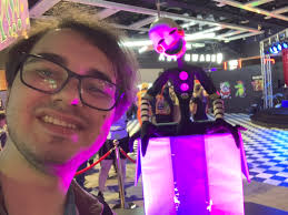 Daniel Schultz (@DanielKS25)