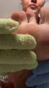 Felice Herrig on X: Felice Herrig is live now! t.coTFT4iEhgP0  t.copT77LyZCGG  X