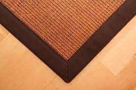 Kombiniert mit goldenen, silbernen, roten und türkisfarbenen accessoires kommt der teppich 300×400 besonders gut zur geltung und versetzt sie und jeden der diesen raum betritt in die schönen, großen paläste im. Sisal Teppich Manaus Mit Fleckschutz Braun Mit Stoffbordure 065