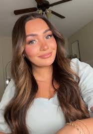 Kaitlin Grant's Instagram, Twitter & Facebook