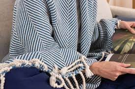 We tested blankets from top brands to help you pick the perfect one to wrap yourself in. The Best Throw Blankets For 2021 Reviews By Wirecutter