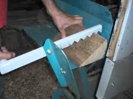 Comment Utiliser Une Scie A Buches Youtube