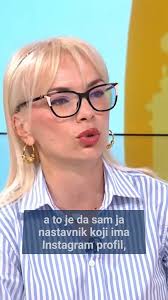 Svi znaju srpski jezik. Zato daju sebi pravo da izlivaju sitničavost svoje  sirote jezičke informisanosti (namerno koristim izraz informisanost, a ne  znanje) u tuđe poslovno ili privatno polje. Znate onaj post vežbam