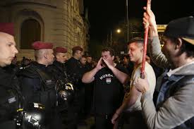 Budapesten élő lengyel nők szerveztek tüntetést a lengyel nagykövetség elé az abortusz szinte teljes betiltása miatt. Bekesen Ert Veget A Tuntetes De Budapest Nem Csendesedett El Zoom Hu