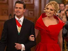 Aunque peña nieto y angélica rivera oficialmente están. Deseo Que Le Vaya Bien Siempre Pena Nieto Confirma Su Divorcio Y Se Despide De Su Mujer Con Un Seco Mensaje