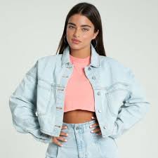 Noa kirel is an actress and producer, known for untitled picturestart project, kimaat mefursemet (2017) and shilton hatzlalim (2017). Noa Kirel Agent Manager Publicist Contact Info