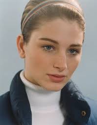 The Beautiful Chaos of Roe Ethridge's Americana Photos