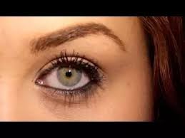 Once you're in position, draw short dashes along your top lash line, starting at the inner corner of your eye. Is Eyeliner Supposed To Be Applied Below Or Above The Eye Quora