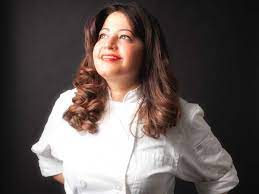 The Indian Chef Whose Food Is So Good The Queen Of England Is Giving Her A Medal Queen Of England Chef Indian
