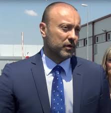 Ko je privedeni Miloš Tomić? Kokezina DESNA RUKA, pljačkom i muljažom  ojadili Srbiju