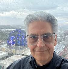 What a lovely time it was in Syracuse, with thousands of people giving a  standing ovation between every song, wonderful weather, and wonderful  vibes. Thanks, and special thanks to Frank Malfitano, Kathy,