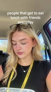 Summer Schaefer's Instagram, Twitter & Facebook