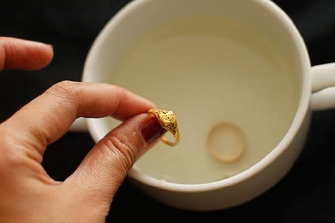 12 cách nhận biết Vàng thật Vàng giả siêu đơn giản tại nhà