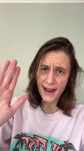 Leslie Gay's Instagram, Twitter & Facebook