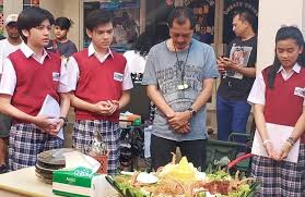Dari jendela smp adalah sebuah sinetron indonesia produksi sinemart yang ditayangkan perdana pada 29 juni 2020 pukul 18.25 wib di sctv. 10 Fakta Sinetron Dari Jendela Smp Yang Ramai Jadi Perbincangan