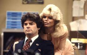 Frank bonner, who played a brash salesman with a love of flashy plaid suits on the tv comedy wkrp in cincinnati, has died. 3ned027z2ql33m