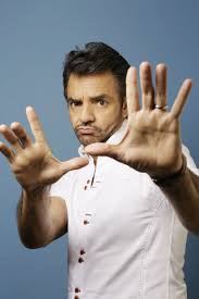 Es una fotografia de eugenio gonzalez derbez, un actor muy famoso en mexico y los estados unidos. Eugenio Derbez Tucson Com