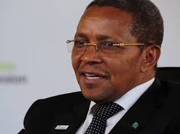 Rais Mstaafu wa Tanzania awamu ya nne ambaye ni Mkuu wa Chuo Kikuku cha Dar  es Saalam Dkt.Jakaya Kikwete amewataka wakufunzi pamoja na wahitimu  kuangalia namna bora itakayosaidia kupambana na tatizo la