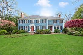 Bobbi holmes is the author of the haunting danielle series, which includes the novels the ghost of marlow house, the ghost who loved diamonds, and the ghost who wasn't. Kelly Holmes Archives Mott Chace Sotheby S International Realty