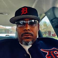 Hand-me-down tube socks with sandals