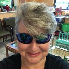 Kim Corey Moore Poor (@kimthetraveler)