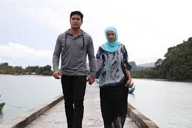 99 cahaya di langit eropa tembus angka 200 ribu penonton. Langit Cinta On Moviebuff Com