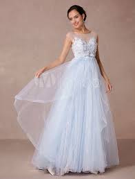 Check spelling or type a new query. Blaue Spitze Hochzeitskleid Gericht Zug Illusion Brautkleid Applique 3d Blumen Luxus Abendkleid Milanoo Com