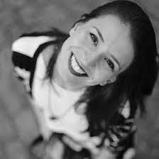 Rita Mello's Instagram, Twitter & Facebook