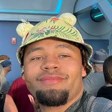 Malachi Rice (@malachi0825)