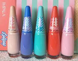 São 4 frasquinhos com preços bem convidativos, que vêm dentro de um lindo kit, com o nome de confeitaria. Colecao Lollipop Impala E Unhas Coloridas Candy Color