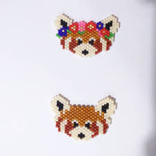 Panda Roux Fille Ou Garcon 4x2 Cm 7 Euros Piece En Broche Ou En Collier Plusieurs Exemplaires Brick Stitch Earrings Bead Art Mini Hama Beads