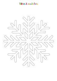 Je continue la série des flocons de papier par deux pliages classiques qui donnent des flocons de neige traditionnels, typiques, qui noël bricolage décoration guirlande à fabriquer décorations de noël pour bureau. Pochoir Flocon De Neige De Noel A Imprimer Tete A Modeler