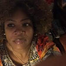 Gloria Royston's Instagram, Twitter & Facebook