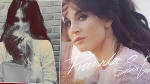 Melodia narodziła się ponad rok temu w samochodzie, podczas podróży po europie. Sylwia Grzeszczak Z Corka W Piosence Prawda O Nas Wideo