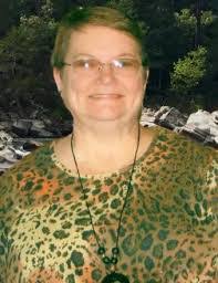 Liz Bonner's Instagram, Twitter & Facebook