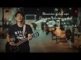 Sekarang anda juga dapat mengunduh video download lagu mencintai dalam. Lagu Mencintai Dalam Sepi Lagu Mp3 Mp3 Dragon