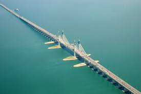 Tapi ada yang beda dengan jembatan tano ponggol di sumatera utara yang menghubungkan daratan utama pulau sumatera dengan pulau samosir yang ada di tengah danau toba. Tempat Menarik Di Penang Terkini Rancang Percutian Ke Pulau Mutiara Lokasi Percutian
