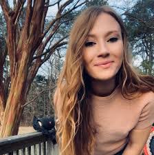 Ashley Grubaugh's Instagram, Twitter & Facebook