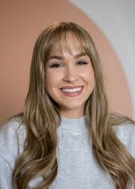 Sara Magic's Instagram, Twitter & Facebook