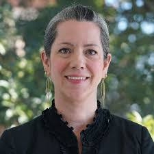 Sara Knab's Instagram, Twitter & Facebook