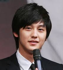 Hairstyles For Asian Men With Round Faces Mens Hairstyles Medium Asian Men Hairstyle Asian Hair