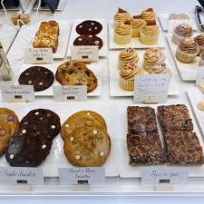 Adria S Bakery American Bakery In Paris France Cookies Cupcakes Pecan Pies Carrot Cake Cheesecake And More Lots Of Tasty A Pecan Pie Bakery Carrot Cake