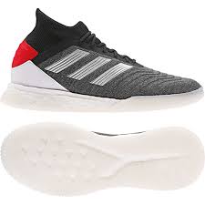 Stworzone z myślą o precyzji na naturalnej nawierzchni buty piłkarskie mają wspierającą, siateczkową cholewkę i idealnie. Teamsport Philipp Adidas Predator 19 1 Tr F35618 Gunstig Online Kaufen