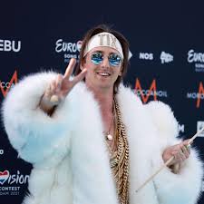 Chorus no, i'm a, i'm a fallen angel and no matter where my heart is there's no way i'll ever reach up to heaven to you.it will represent norway in the eurovision song contest 2021 in rotterdam. Lmxhcck6owc Mm