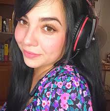 Andy Valle's Instagram, Twitter & Facebook