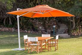 Woodline Shade Solutions Pavone Rotational Octagonal Cantilever Umbrella In 2020 Patio Offset Patio Umbrella Cantilever Patio Umbrella