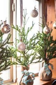 Versatile bookcase storage makes it easy to organize and display books, dvds and magazines; 30 Diy Christmas Window Decorations Best Holiday Window Ideas