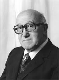 Louis Essen: Time lord of precision atomic clocks