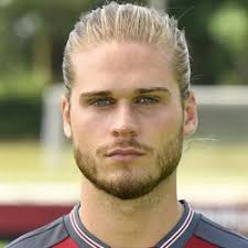 He attracted global attention for more than just his football skills. Rurik Gislason Profile Records Age Stats News Images Mykhel